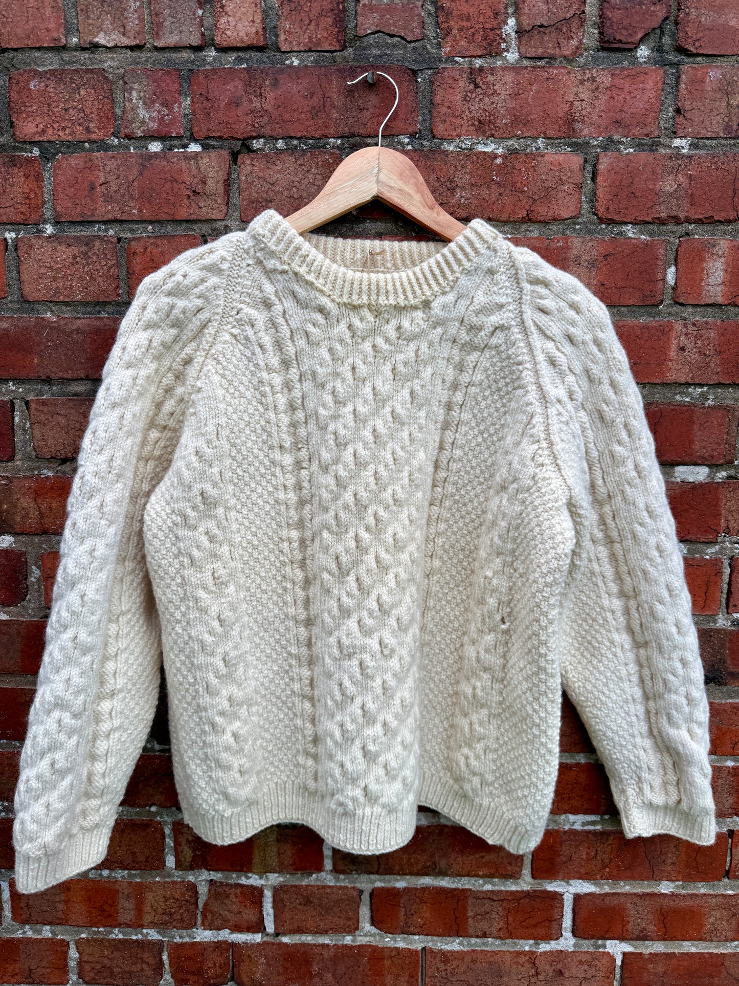 VINTAGE 100% WOOL CABLE KNIT JUMPER - UK 8-14