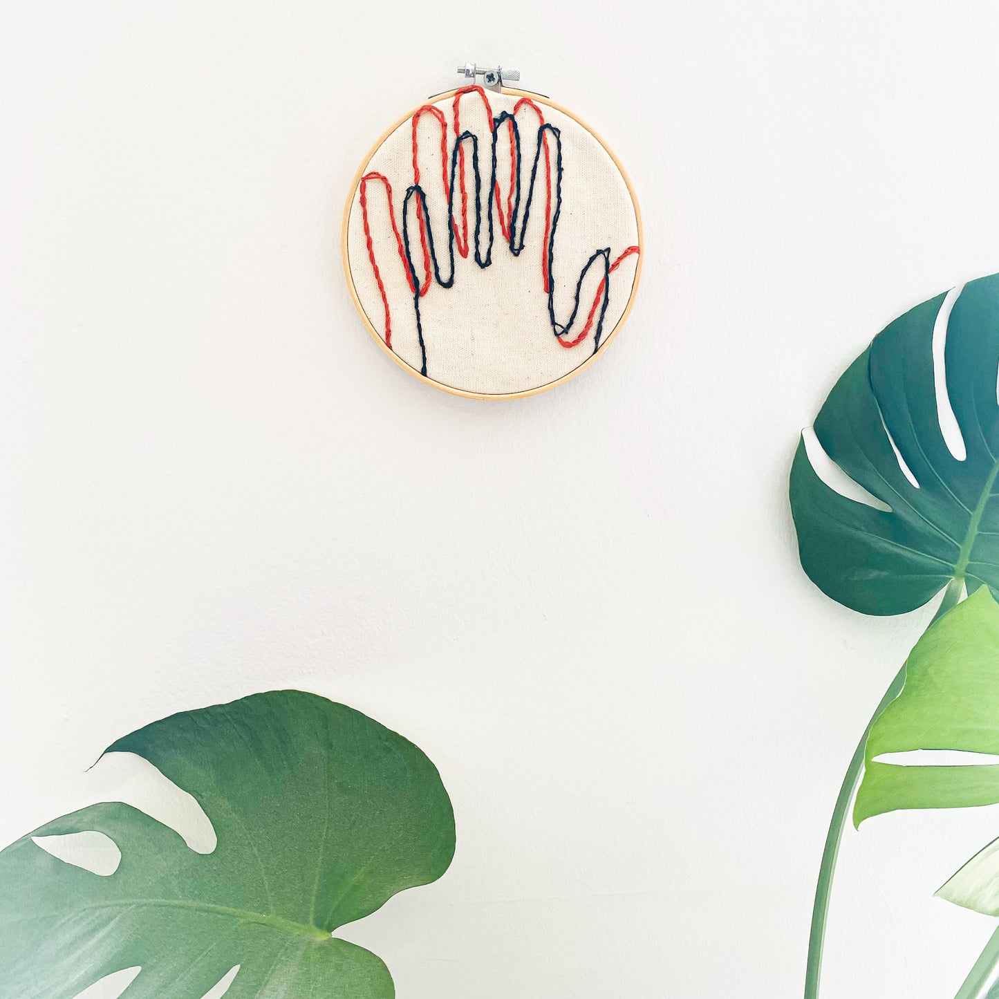 EMBROIDERY WORKSHOP | EMBROIDERED HANDS