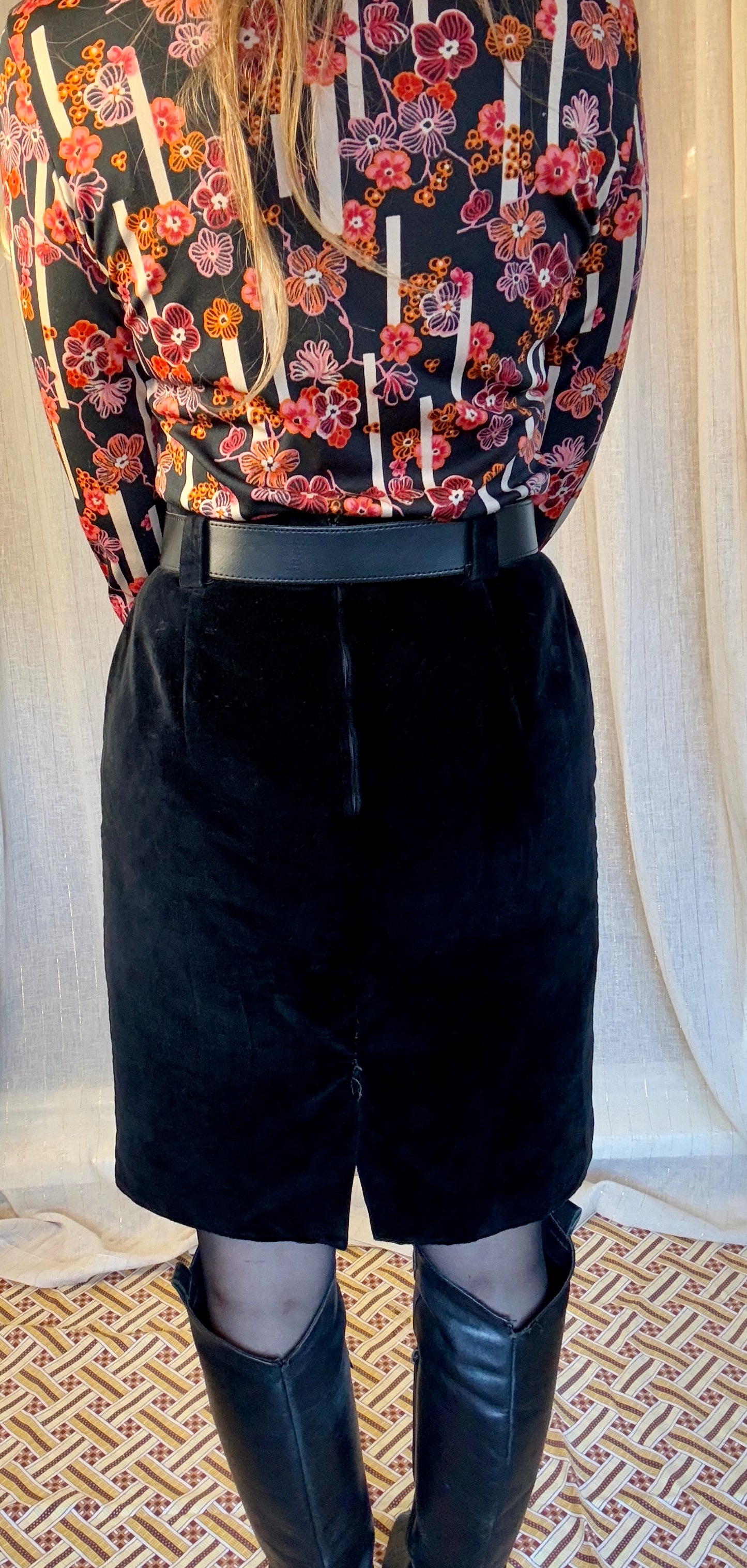 BLACK VELVET NICO MINI SKIRT - UK 12