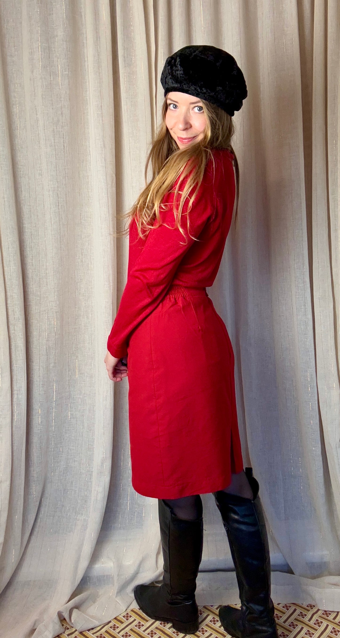 RED MARIANNE SKIRT - UK 12