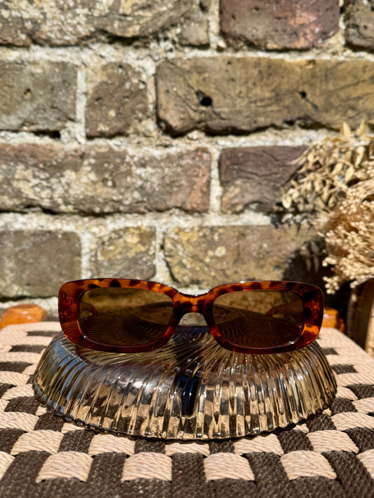 SQUARE TORTOISESHELL SUNGLASSES
