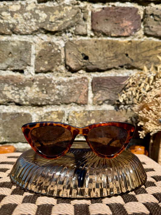CAT EYE HONEY SHADE SUNGLASSES
