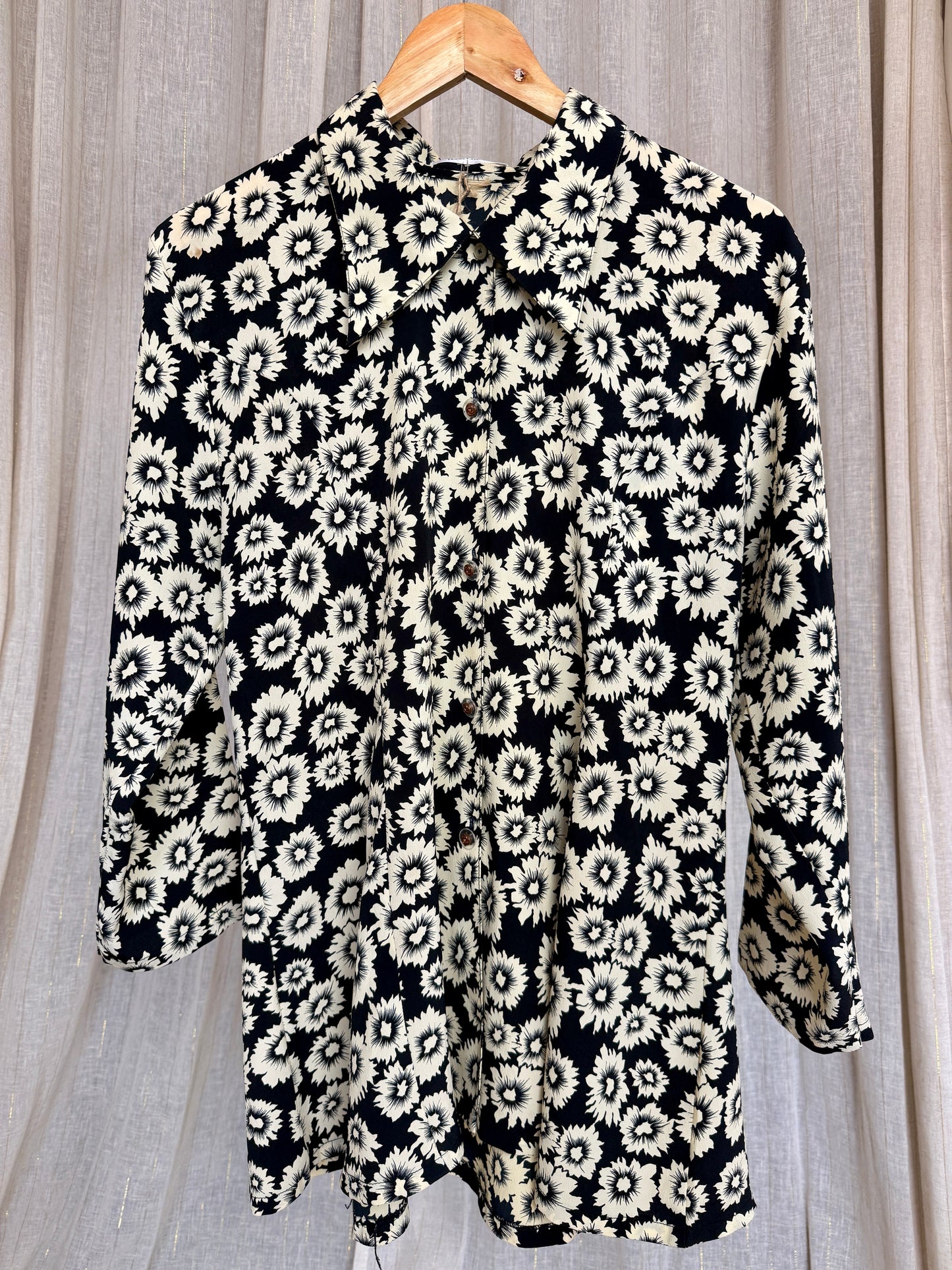 MONOCHROME DAISY BLOUSE -UK 8-14