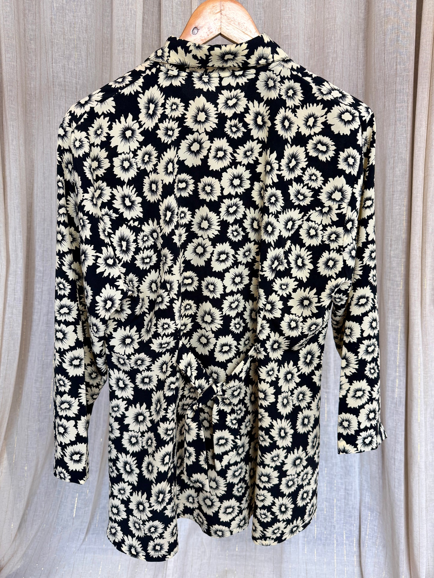 MONOCHROME DAISY BLOUSE -UK 8-14