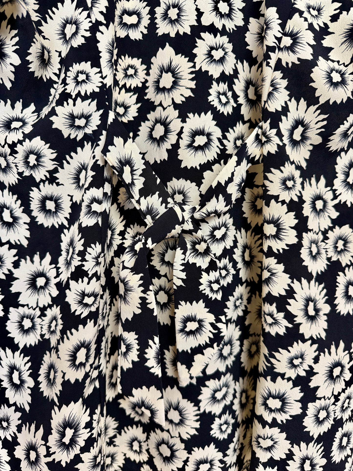 MONOCHROME DAISY BLOUSE -UK 8-14
