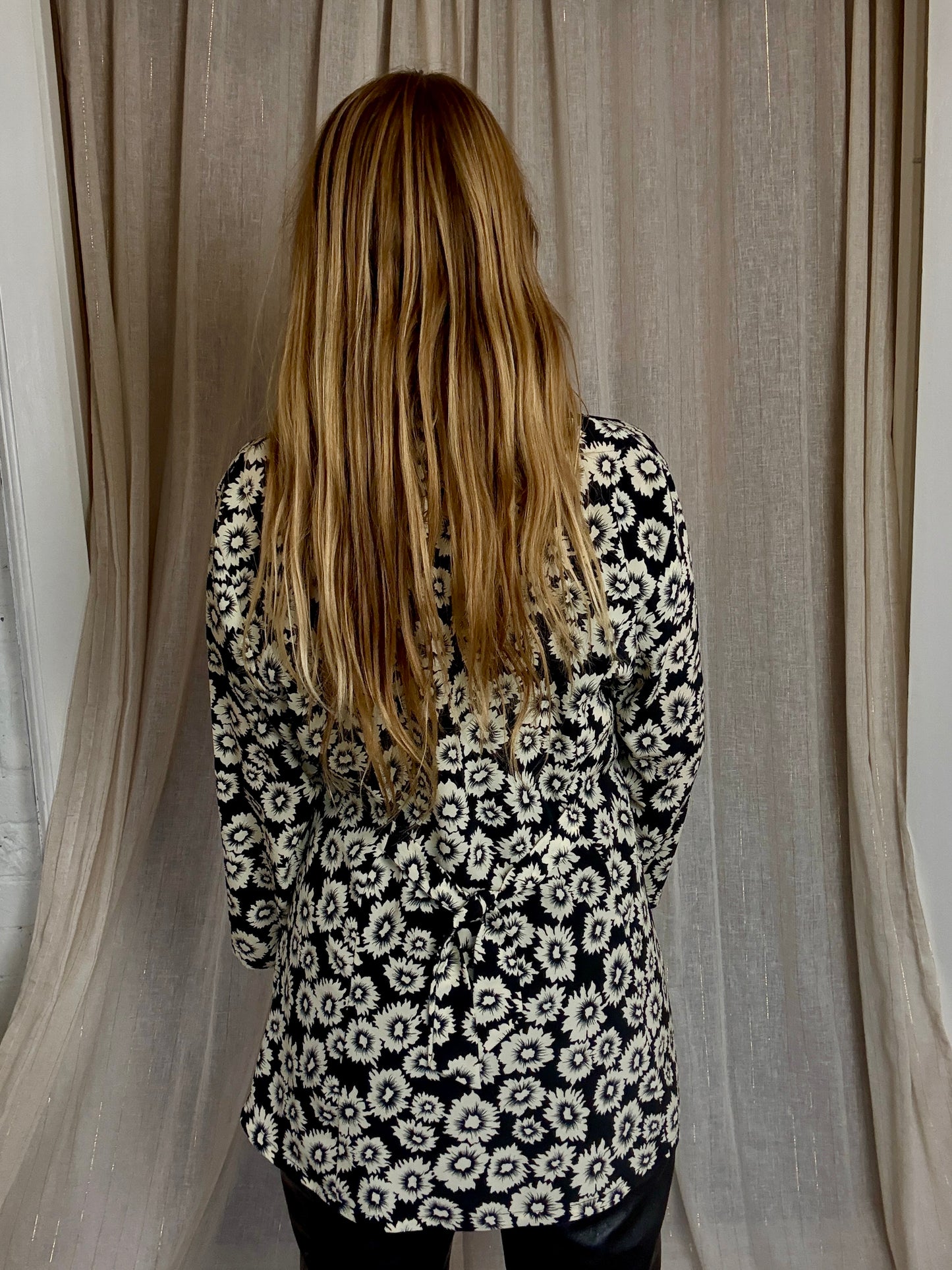 MONOCHROME DAISY BLOUSE -UK 8-14