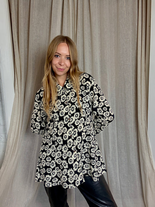 MONOCHROME DAISY BLOUSE -UK 8-14