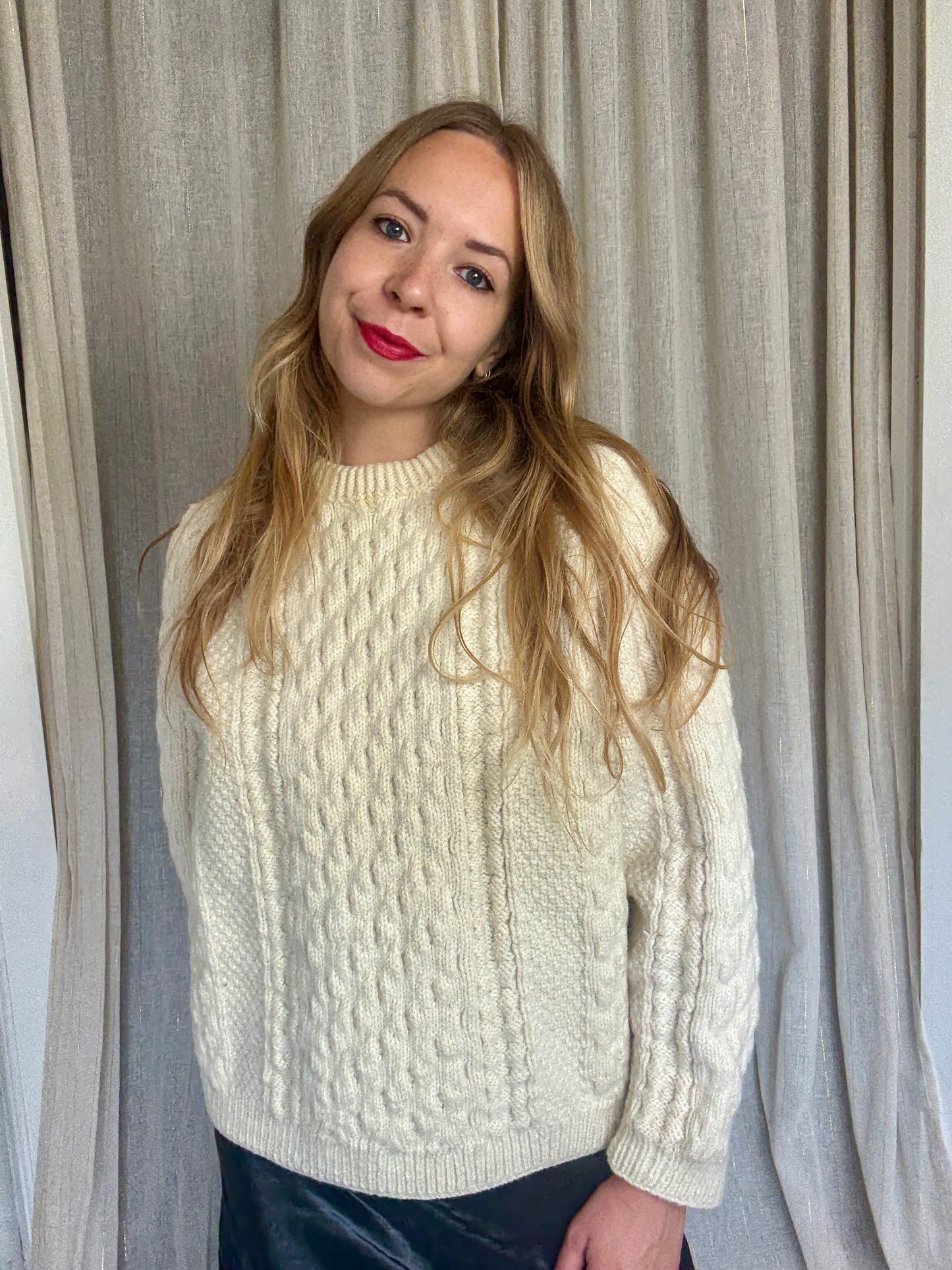 VINTAGE 100% WOOL CABLE KNIT JUMPER - UK 8-14