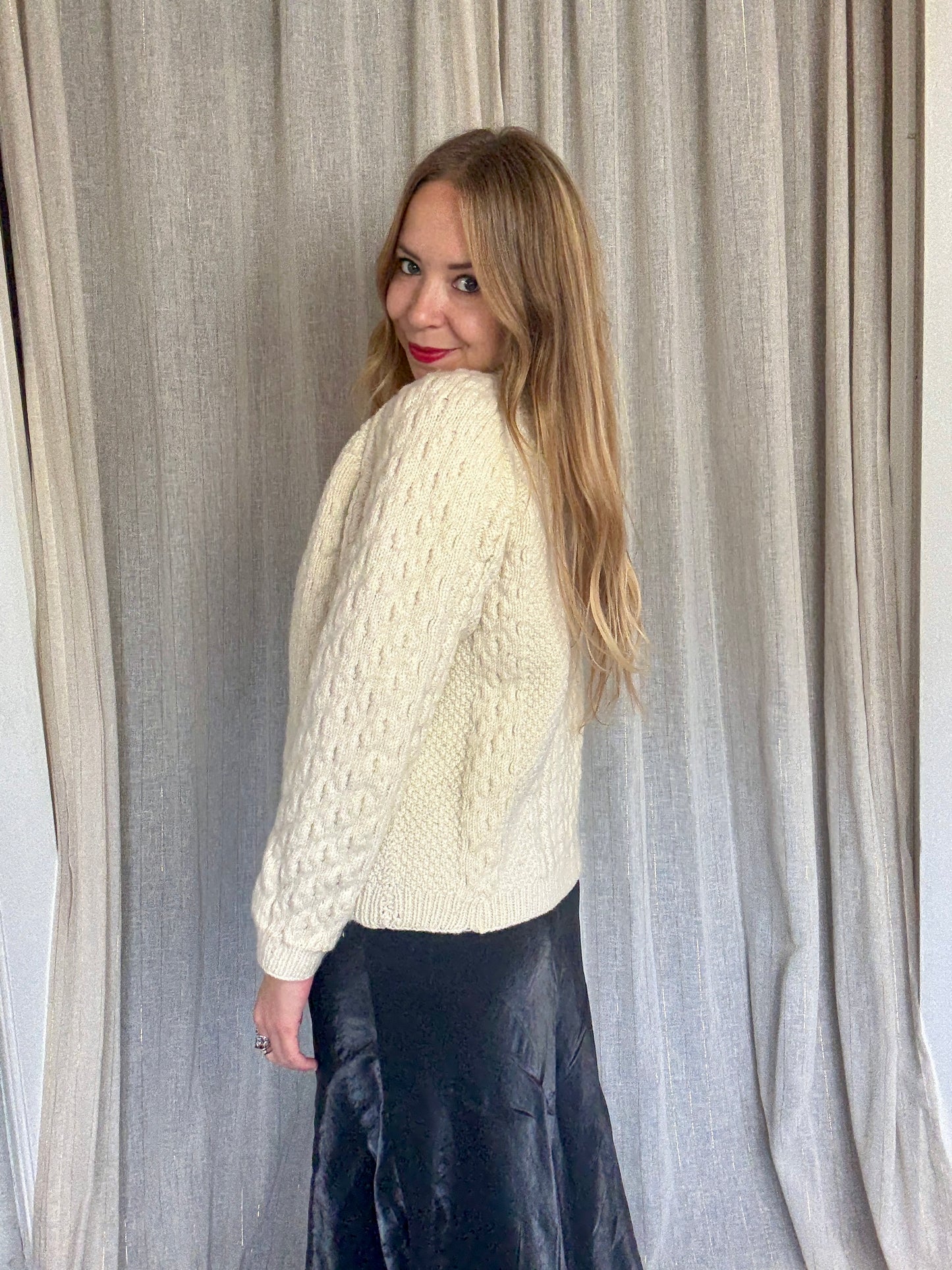 VINTAGE 100% WOOL CABLE KNIT JUMPER - UK 8-14