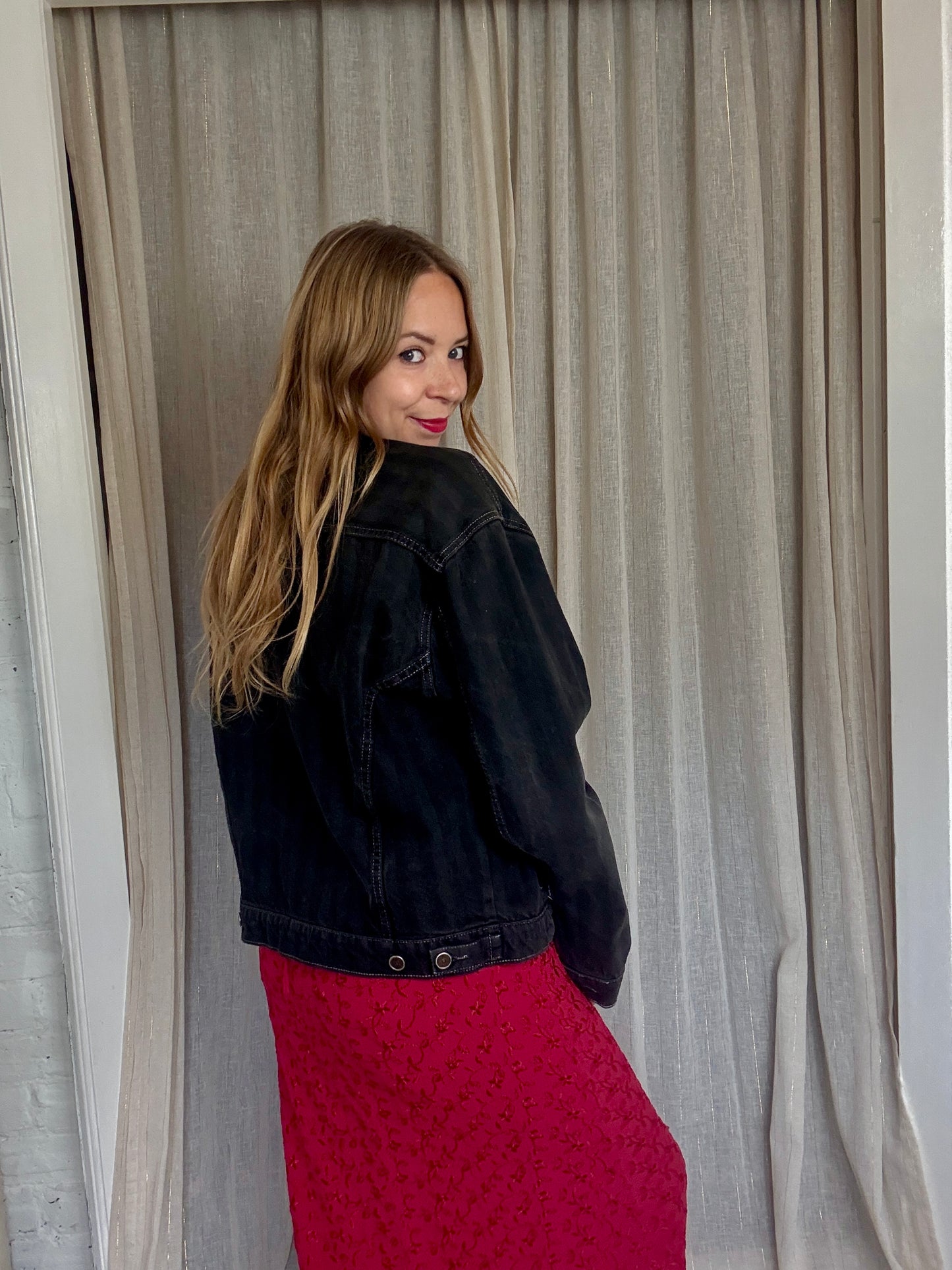 VINTAGE LEVIS BLACK DENIM JACKET - UK 8-14