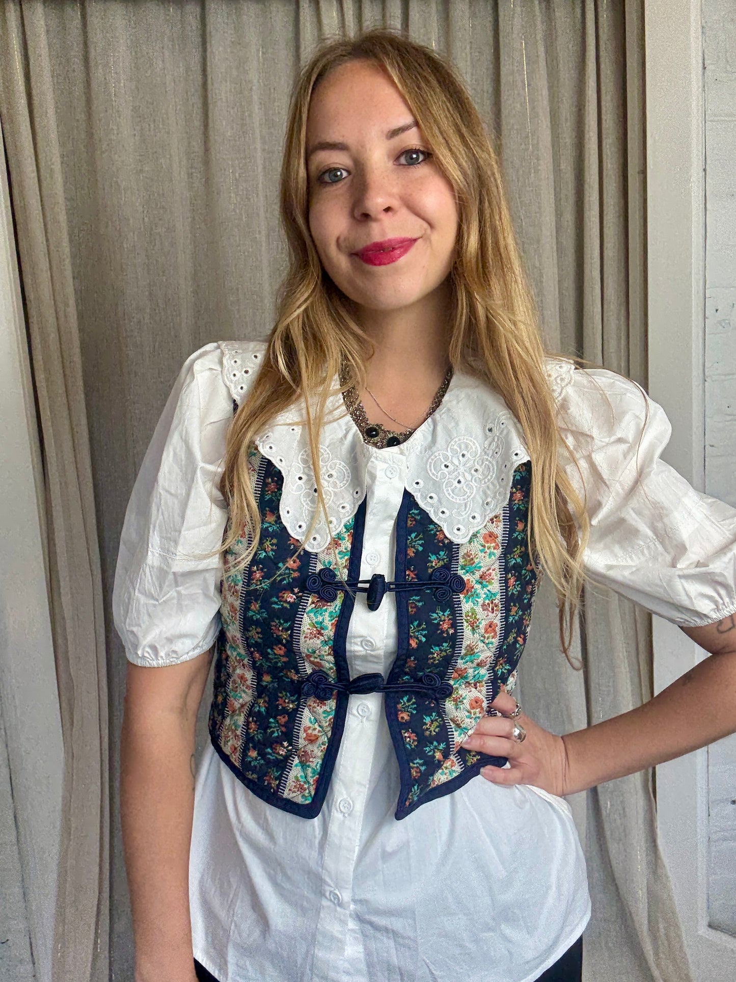 QUILTED FLORAL CROPPED GILET - UK 10