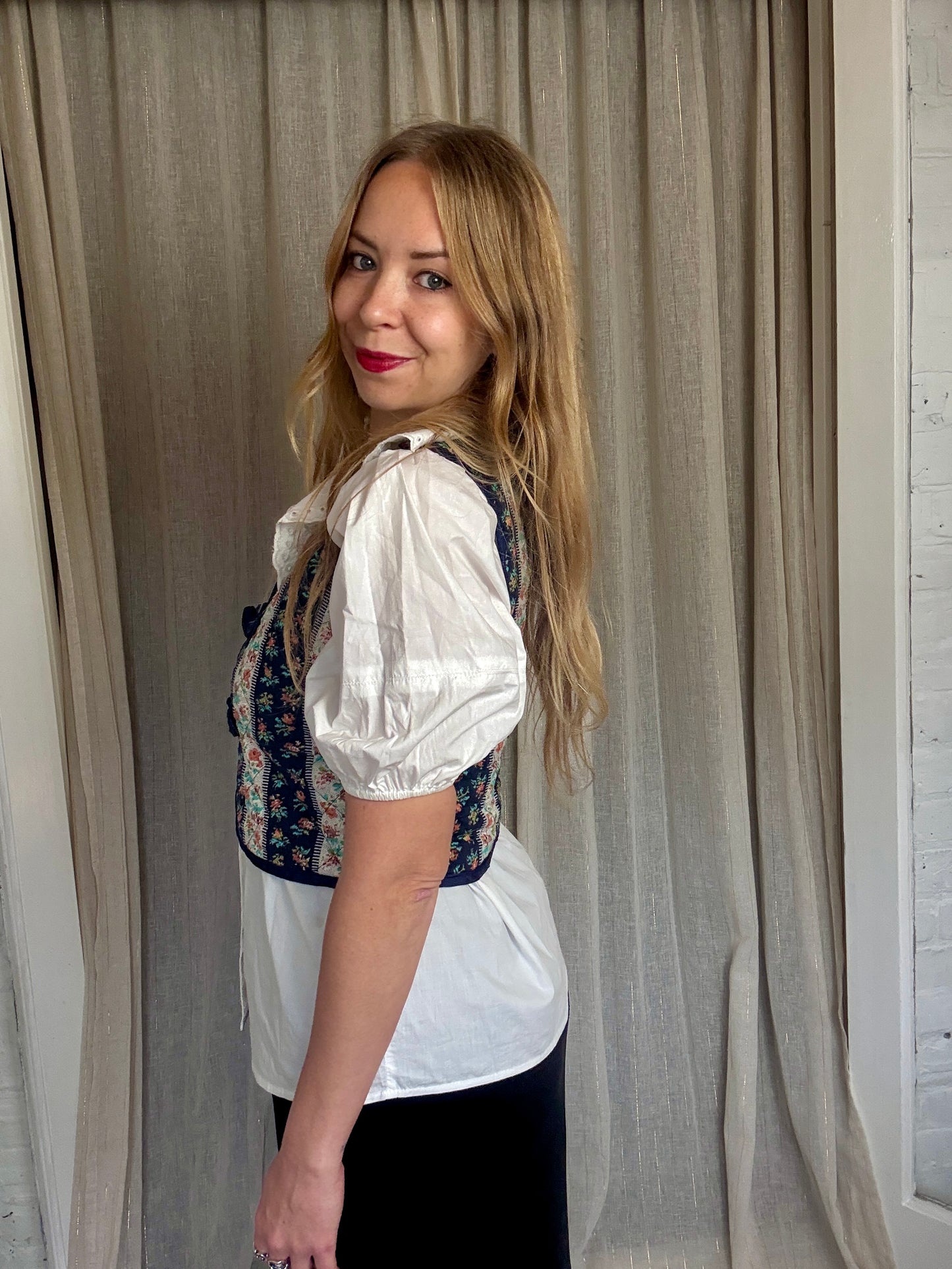 QUILTED FLORAL CROPPED GILET - UK 10