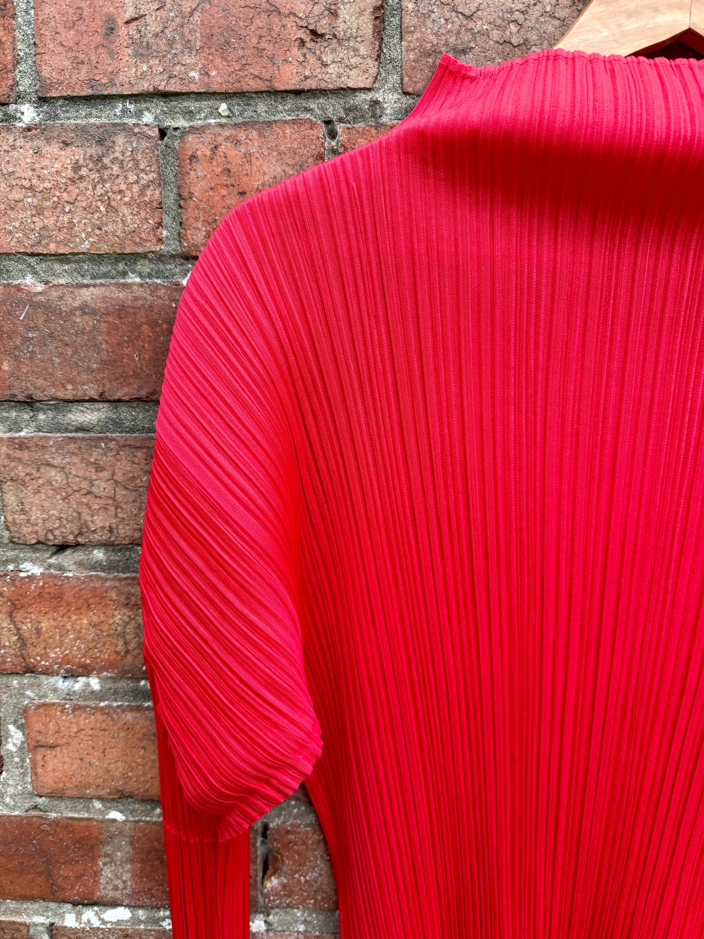 ISSEY MIYAKE PLEATS PLEASE RED BLOUSE - ONE SIZE