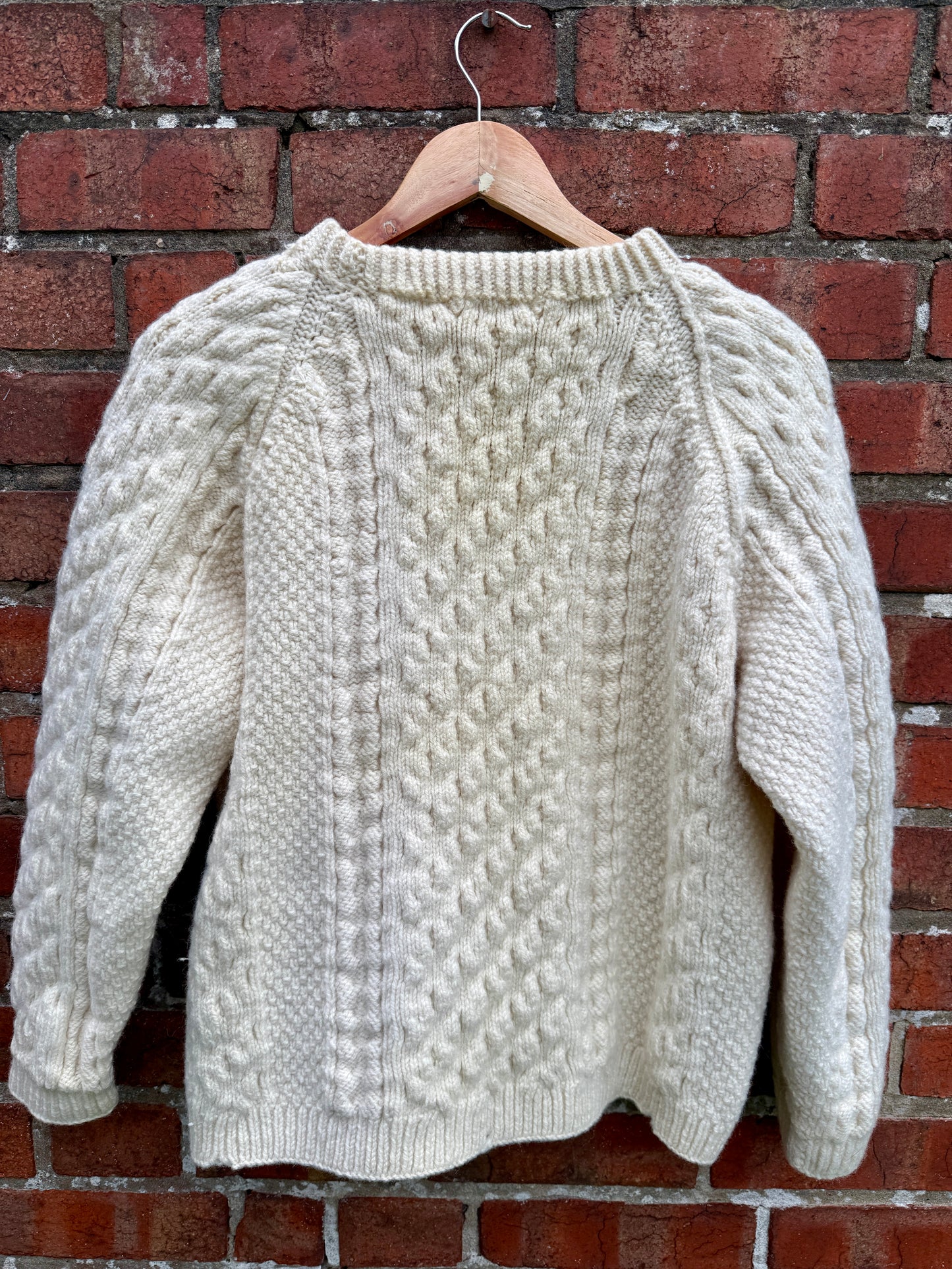 VINTAGE 100% WOOL CABLE KNIT JUMPER - UK 8-14