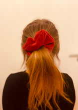 Load image into Gallery viewer, MAKE YOUR OWN SCRUNCHIE THIS FESTIVE SEASON (with a free glass of fizz!)